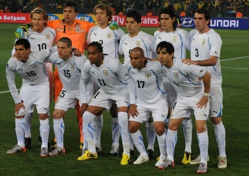1eb509f10b63cce3eaf8f54a2debd7c6-getty-fbl-wc2010-match17-rsa-uru.jpg