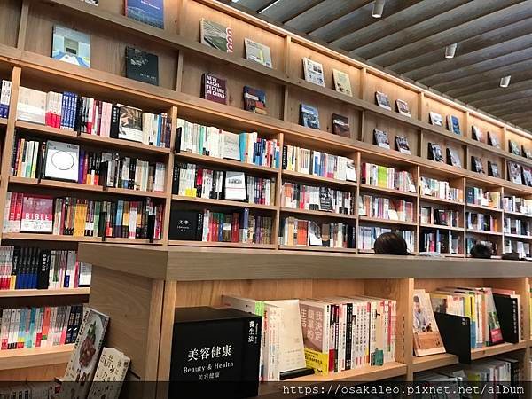 蔦屋書店 TSUTAYA BOOKSTORE 信義店 WIR