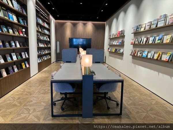 蔦屋書店松山店  SHARE LOUNGE