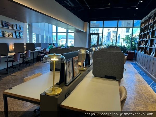 蔦屋書店松山店  SHARE LOUNGE