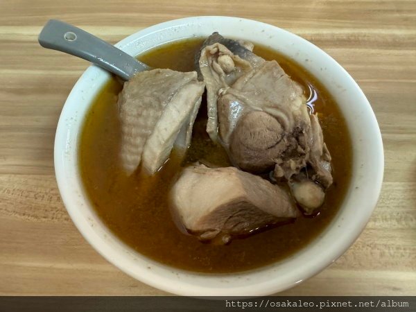 【食記】施家麻油腰花 魯肉飯、麻油雞湯 (台北)