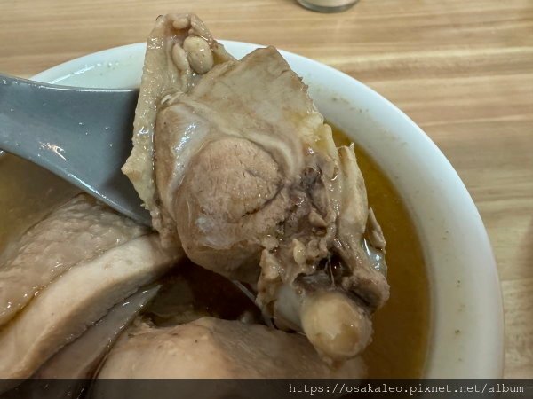 【食記】施家麻油腰花 魯肉飯、麻油雞湯 (台北)