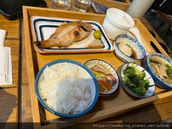 【食記】二漁咖啡-鮮魚定食 (冬山)