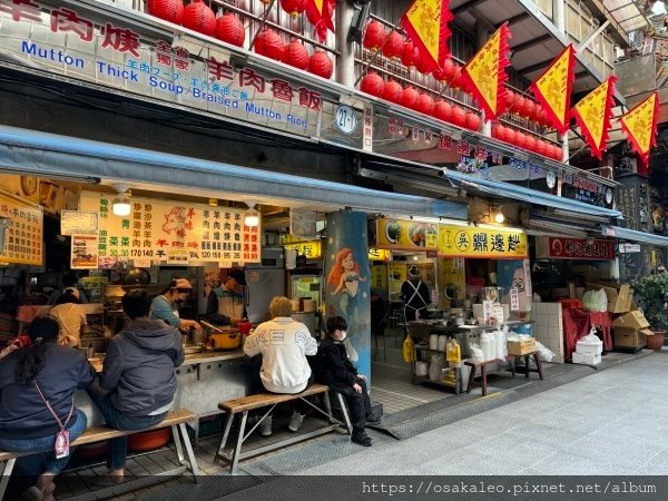 【食記】圳記紅燒鰻羹、營養三明治、天一香魯肉飯、一口吃香腸 