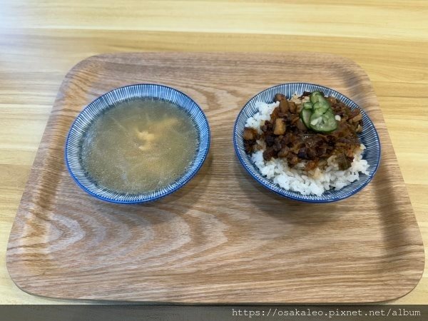 【食記】炭燒呷LOBA滷肉飯小館 (羅東)