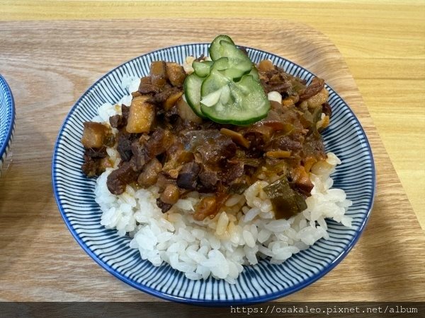 【食記】炭燒呷LOBA滷肉飯小館 (羅東)