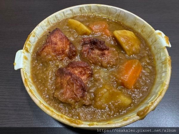 【食記】電炒二廚房 滑蛋嫩雞親子丼 薑汁燒牛丼 炸雞咖哩丼 