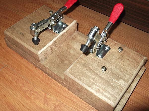 toggle clamp 002