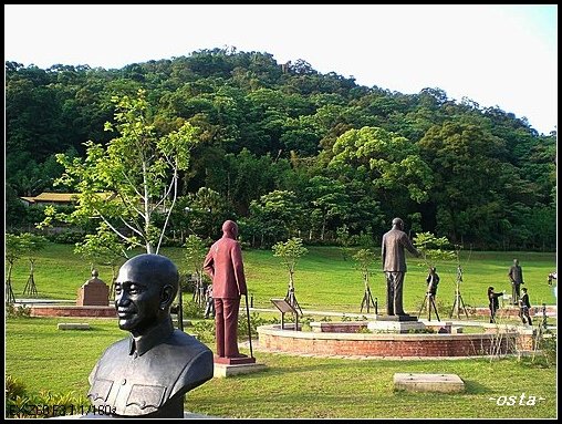 052.jpg