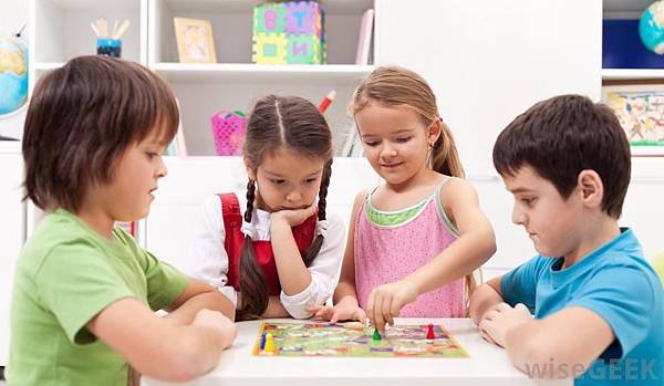 kids-playing-board-games.jpg