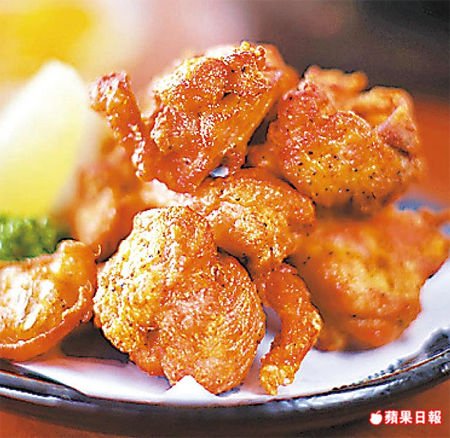 主廚吳政輝堅持手打製作漢堡排，每餐限量20個。