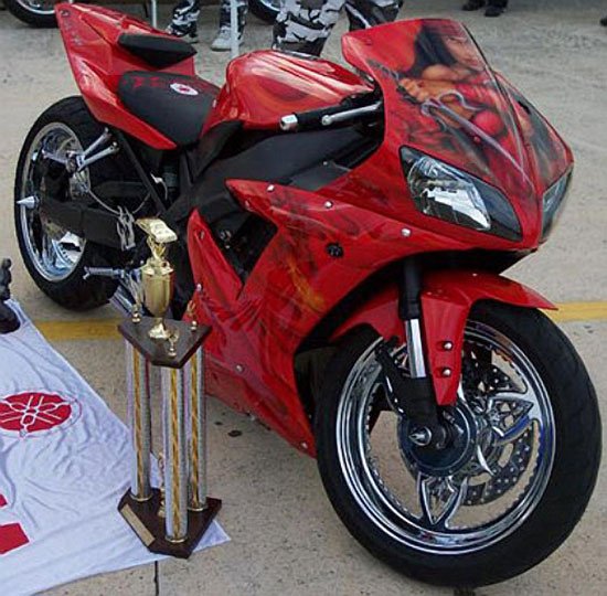 Custom-Paint-Sportsbike-06.jpg