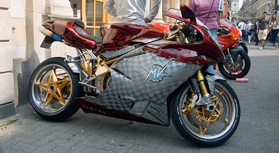 Custom-Paint-Sportsbike-12.jpg