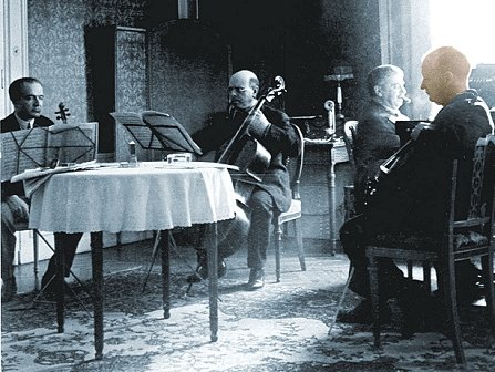 Hindemith_29_1933.jpg