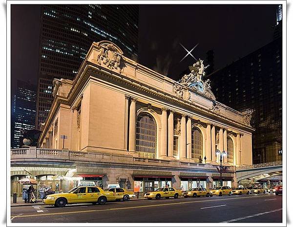 Gr_central_Station_Outside_Night.jpg