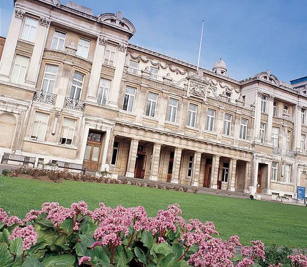 Queens_Building_c_Queen_Mary_University_of _London_692x600.jpg