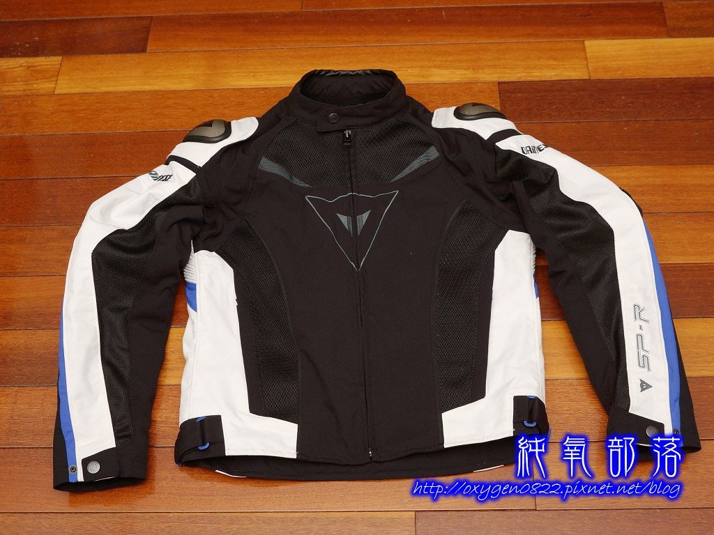 Dainese-01.jpg