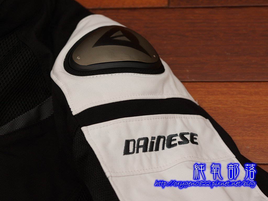 Dainese-03.jpg