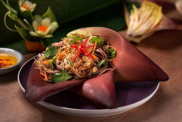 Hoi An(Banana Blossom Salad with Grilled Beefe.jpg