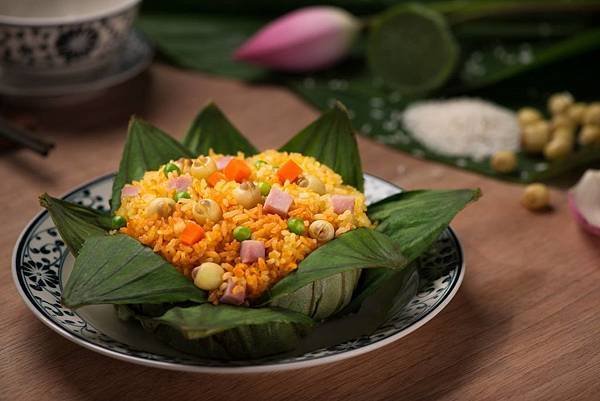 Hoi An( Steamed Rice in Lotus Leaf.jpg