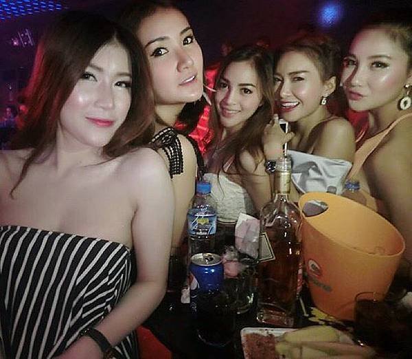 phoenix nightclub girls.jpg
