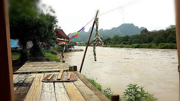 isalnd Bar(Vang Vieng1.jpg