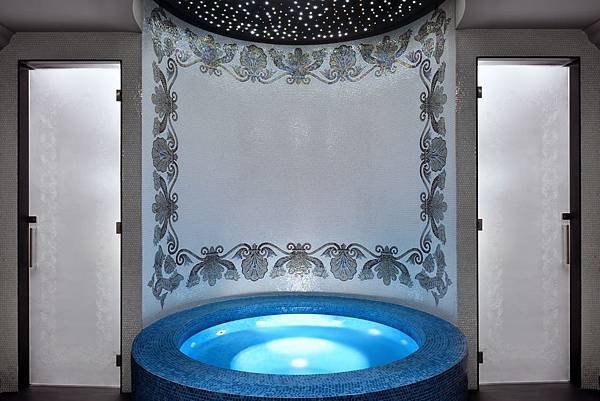 Versace (Spa) (2).JPG