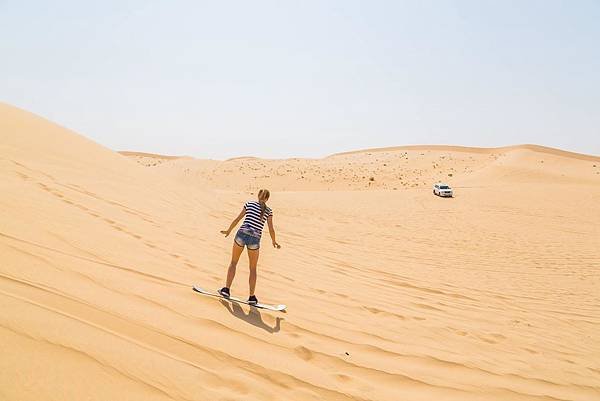 Tilai Liwa Hotel(sand boarding.jpg