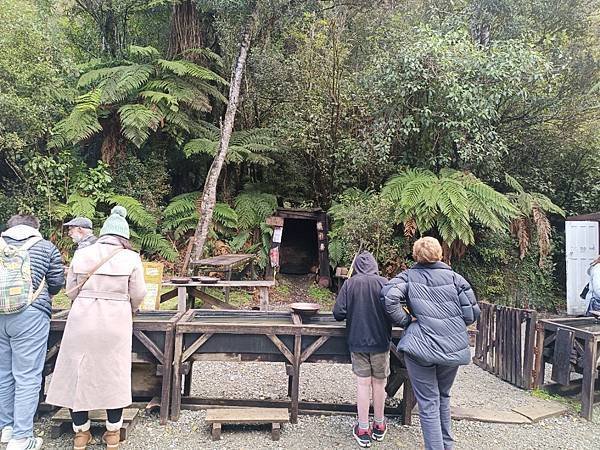 24SEP  TRANZ ALPINE Scenic Plu