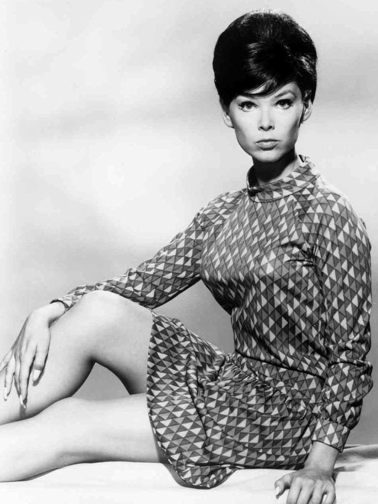 545 Yvonne Craig 伊馮娜．克雷格 (1937年 美國芭蕾舞演員、演員)08