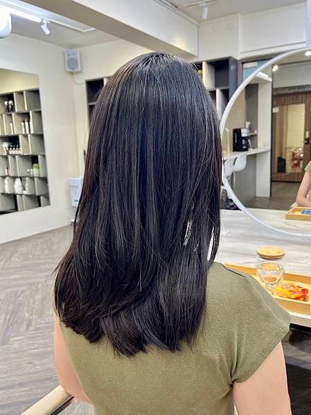 想想沙龍Siang Hair Salon ｜層次剪 ｜縮毛矯