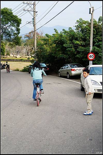 三坑老街自行車