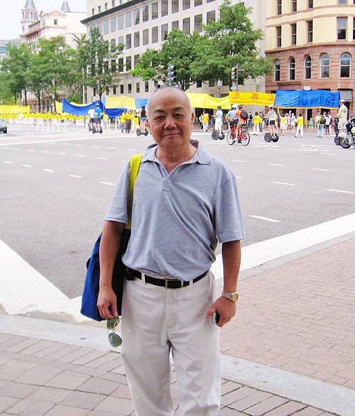 2012-7-14-cmh-dc-rally-li-supporter