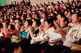 2010-4-27-minghui-shenyun-231020-1--ss.jpg