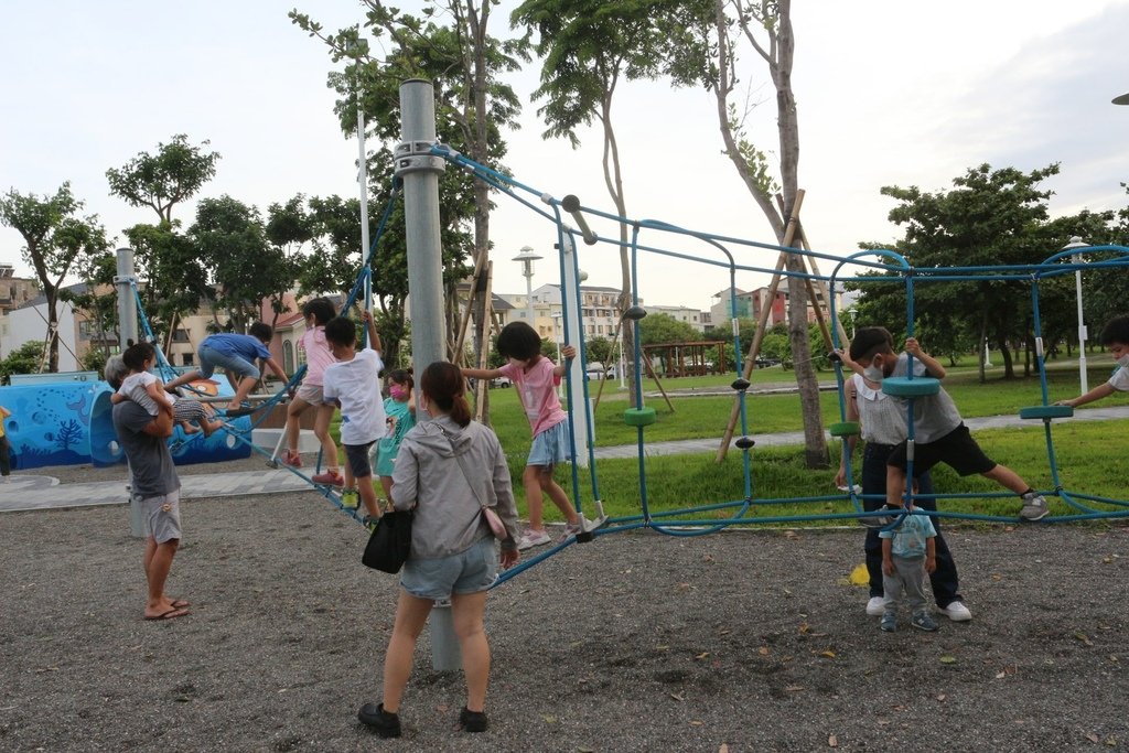 安平港濱歷史特色公園體能.JPG