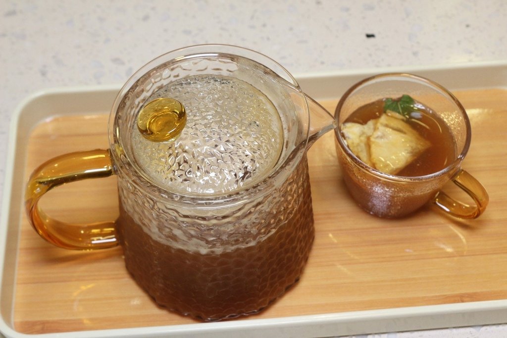 MT.Sylvia Coffee 桸椲亞水果茶飲品.JPG