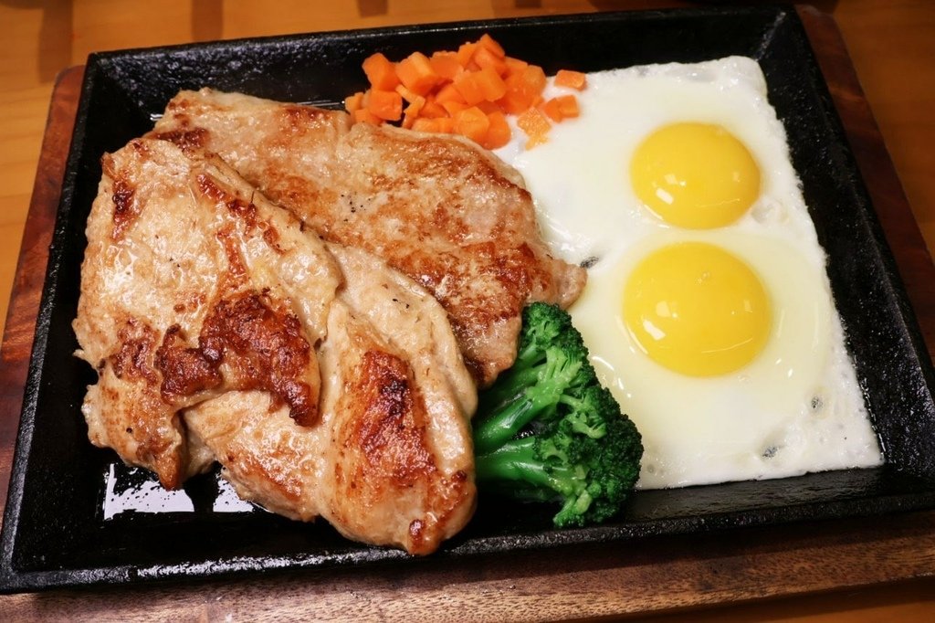 魔力牛牛排館安平文平店  (9).jpg