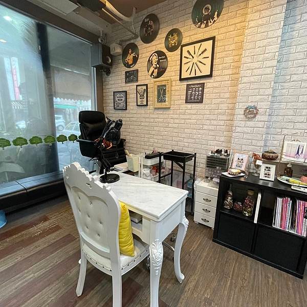 高雄鳳山wei hair nail salon.jpg