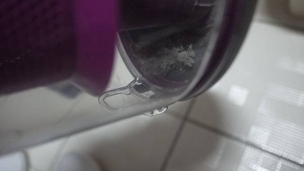 只吸了布沙發的戰利品...不會吧~根本都沒甚麼在坐耶