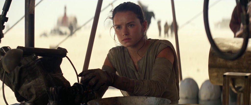 Star-Wars-7-Trailer-3-Rey-Workshop.jpg