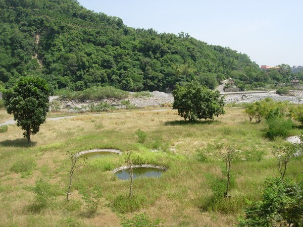 知本河濱公園親水池