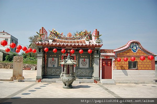 金門峰上嚴禁戕損佔耕邱良功母封塋碑