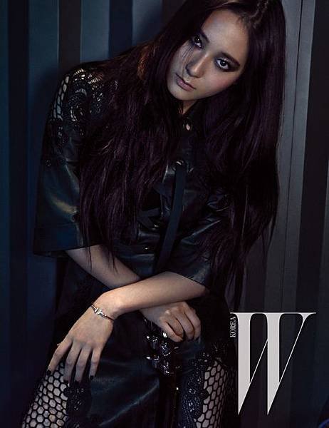 f-x-krystal-w-korea-magazine-march-2015-style