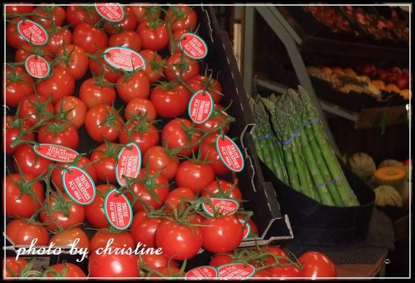 【The Forbidden Fruit Store】on Highway 1