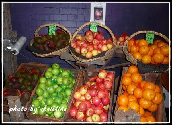 【The Forbidden Fruit Store】on Highway 1