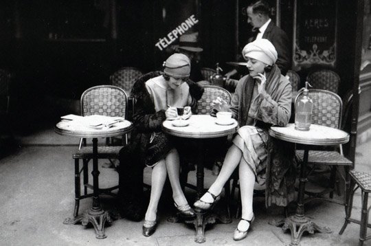 5.31 femmes-terrasse-1925