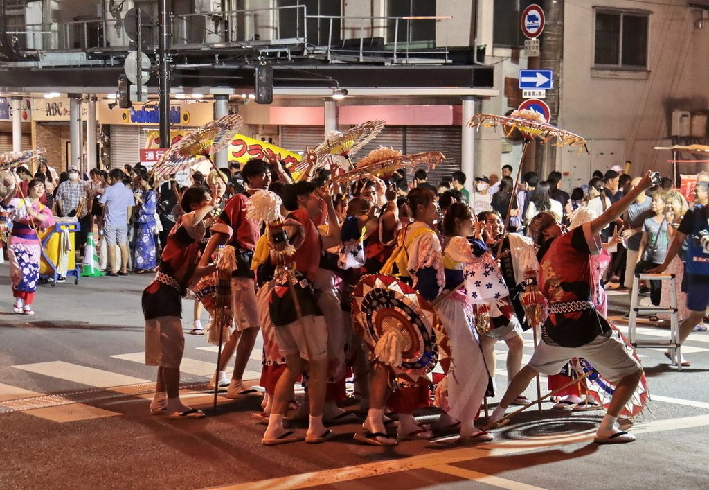 日本鳥取。鏘鏘祭しゃんしゃん祭︱入列《金氏世界紀錄》祭典。4