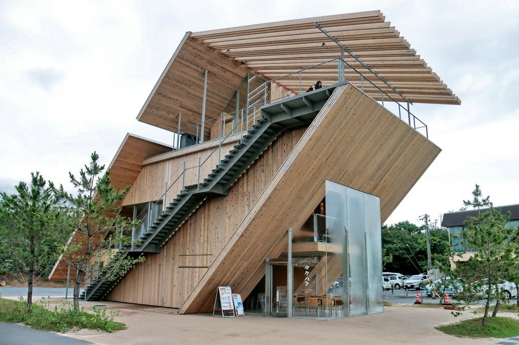 日本鳥取｜高濱咖啡館Takahama Café。隈研吾設計。