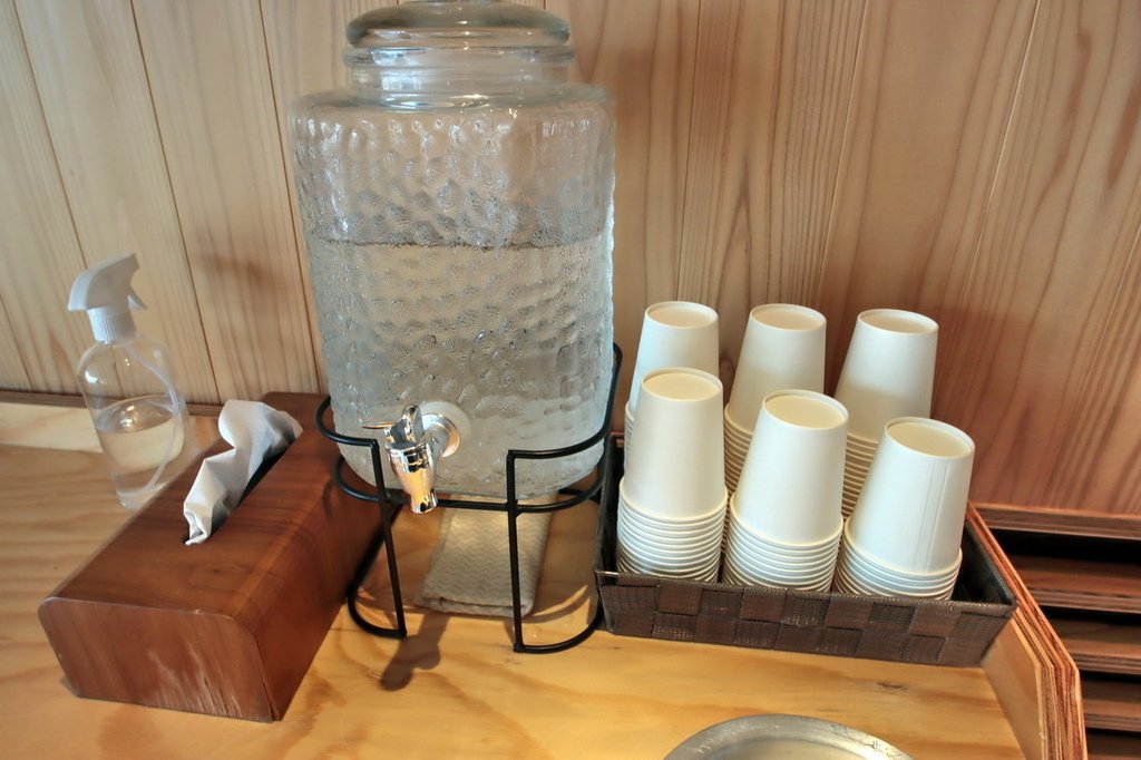 日本鳥取｜高濱咖啡館Takahama Café。隈研吾設計。