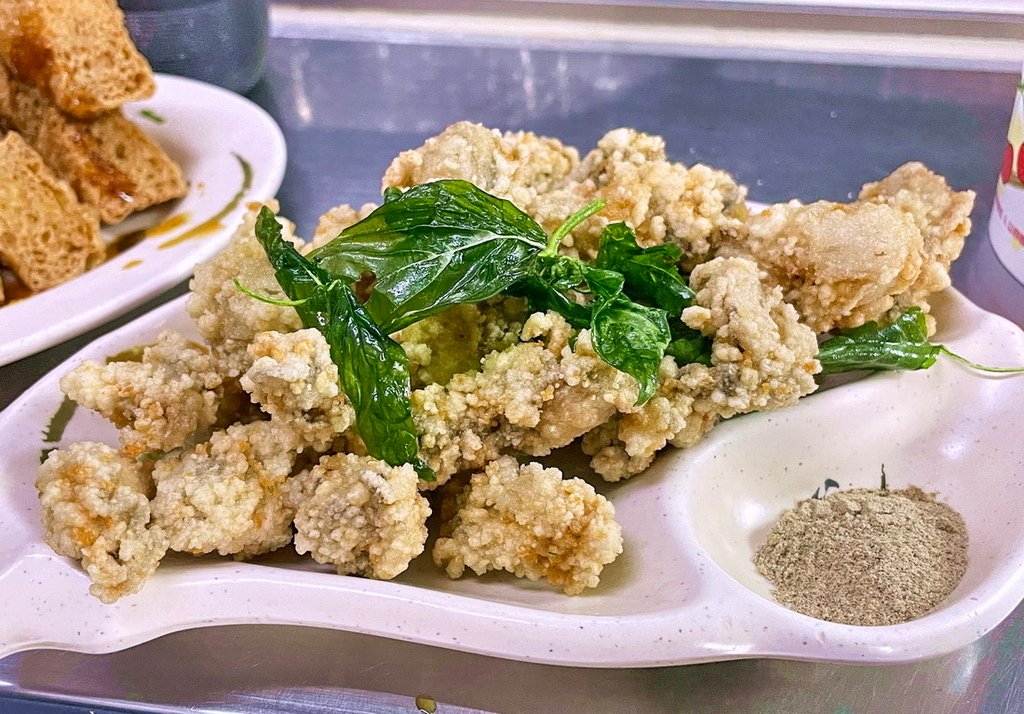 捷運古亭站︱無敵酥脆臭豆腐、滷大腸蚵仔麵線。超大盤肥美蚵仔酥